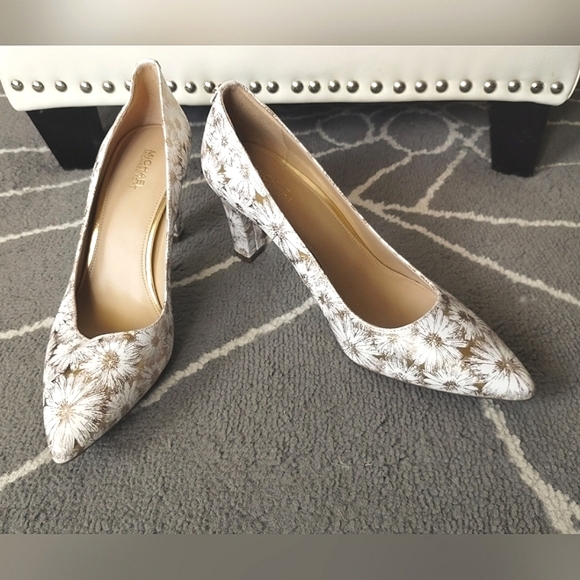 New Michael Kors Dorothy Daisy Floral Print Classic flex Pump Heels - Picture 1 of 15